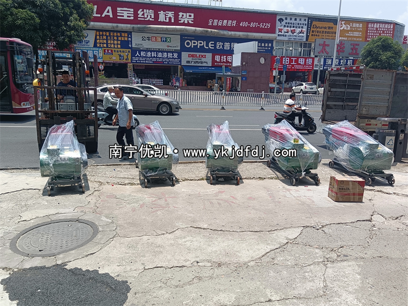 2023年7月26日，非洲項目出口5臺單缸柴油發(fā)電機(jī)組試機(jī)發(fā)貨大連港口