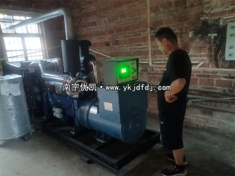 2025年6月16日，玉林某中學項目200kw柴油發電機組到貨安裝調試