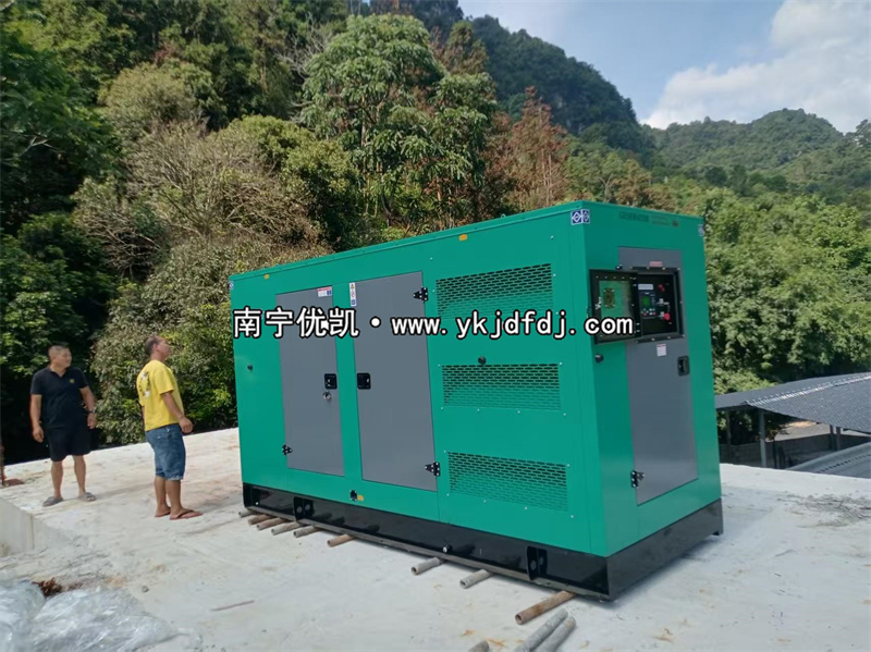 2025年9月5日，崇左項目200kw低噪音柴油發電機組卸貨試機